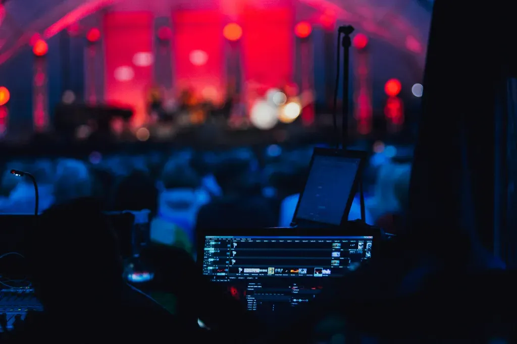Jak technika eventowa zmienia wydarzenie w niezapomniane przeżycie?