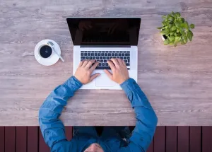 Jak sprawdzić akta sprawy przez internet? Przewodnik po Portalach